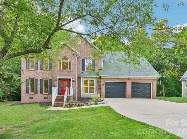 122 W Tattersall Dr, Statesville, NC 28677