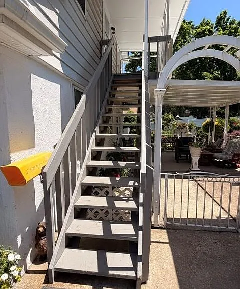 16 Forest Dr — Photo 1