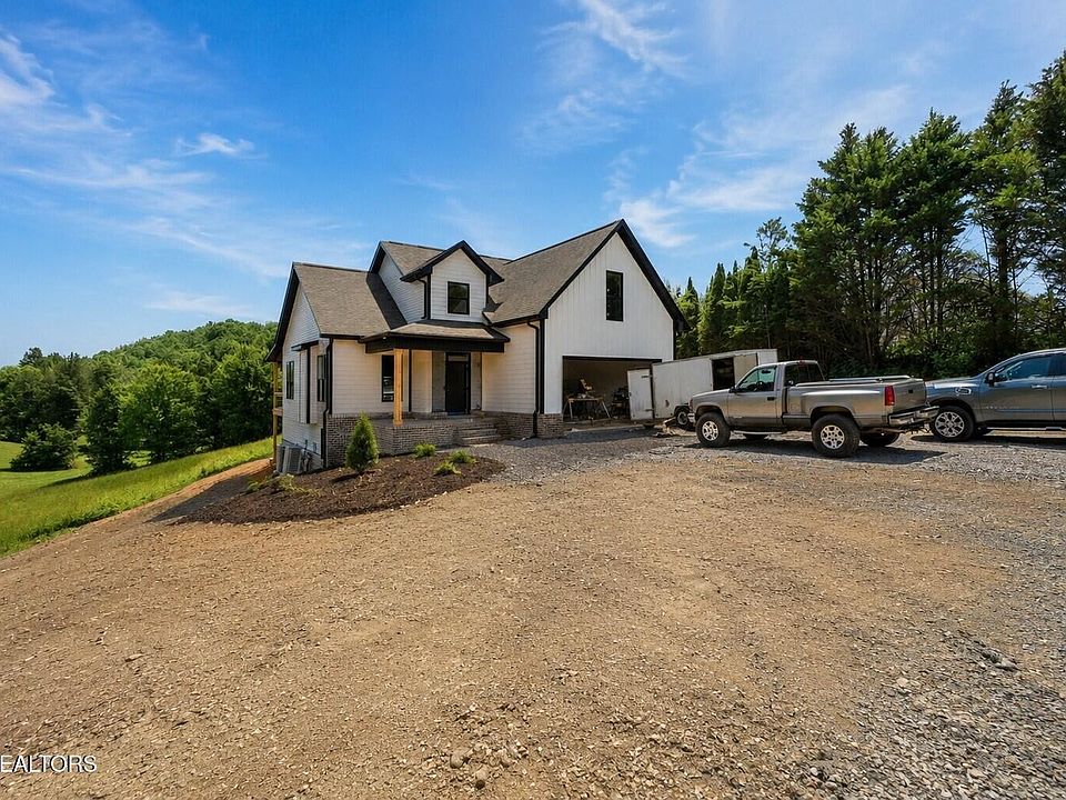 1st image of 467 Laurel Rd #11
