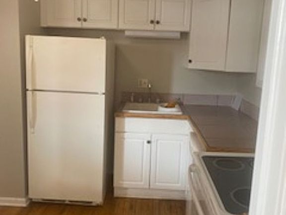 2nd image of 18 W 9th St Suite 1