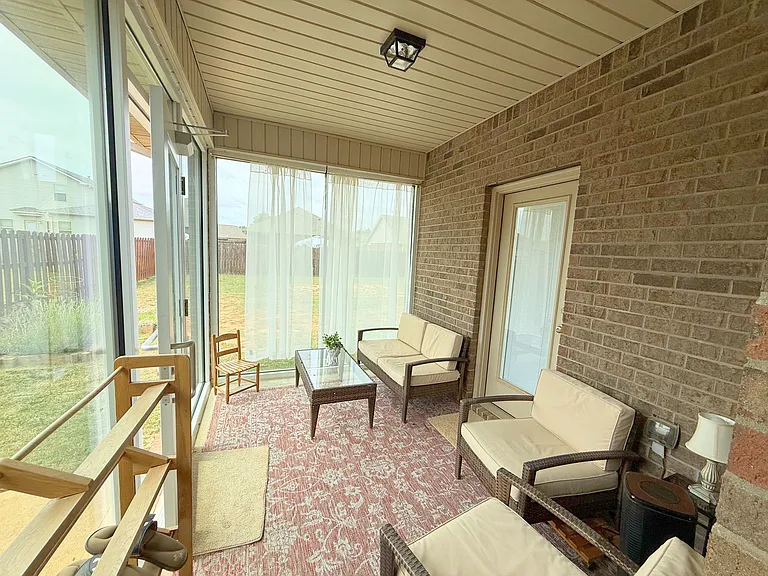 323 Huntwood Dr — Photo 21