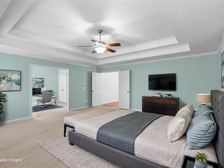 350 Wembley Cir — Photo 10