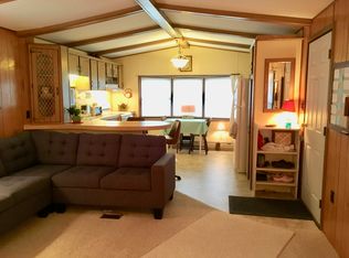 6 Hillcrest Dr, Hershey, PA 17033