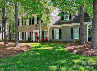 2600 Kirkholm Dr, Matthews, NC 28105