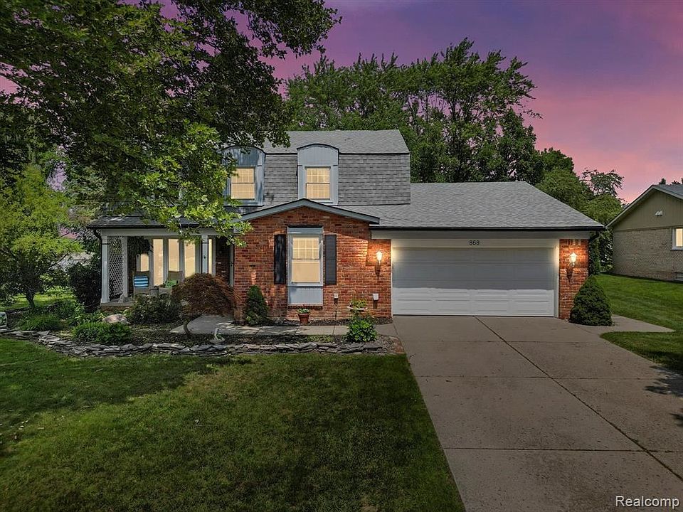 1st image of 868 Dickson Ln