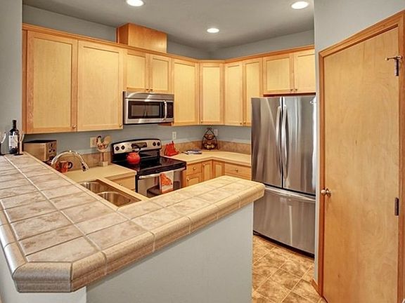 4th image of 1855 Trossachs Blvd SE Unit 1205