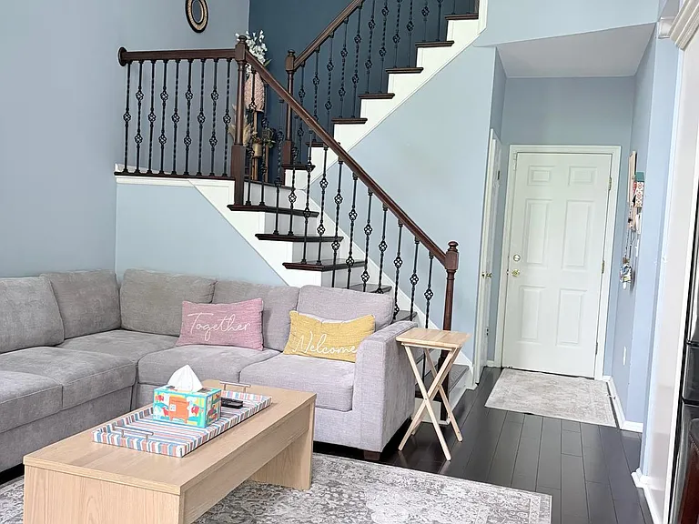 135 Marion Dr — Photo 8