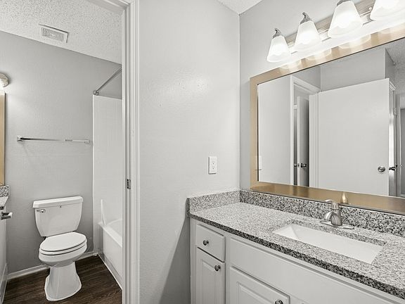 3rd image of 1500 Lawnmont Dr #312