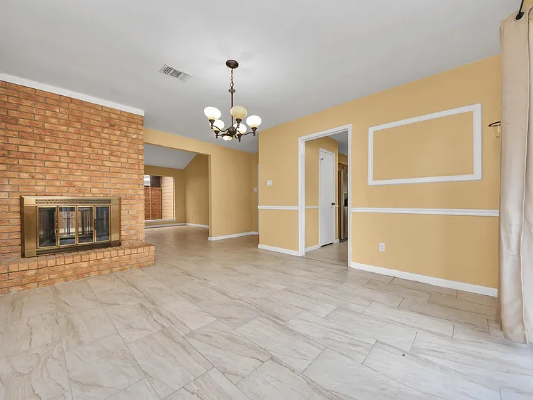 3935 Heathersage Dr — Photo 9