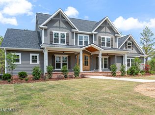 320 Rembrandt Ln, Pinehurst, NC 28374