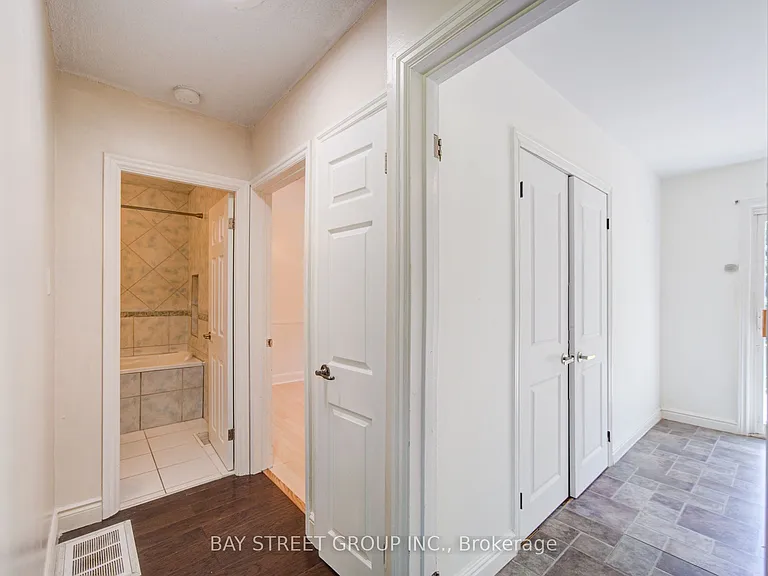 1421 Old Green Ln — Photo 15