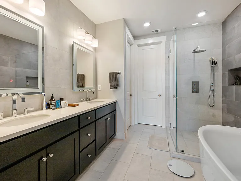 6775 Skyview Dr — Photo 24