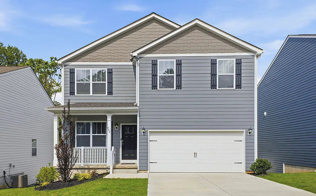 560 Country Oak Dr — Photo 1