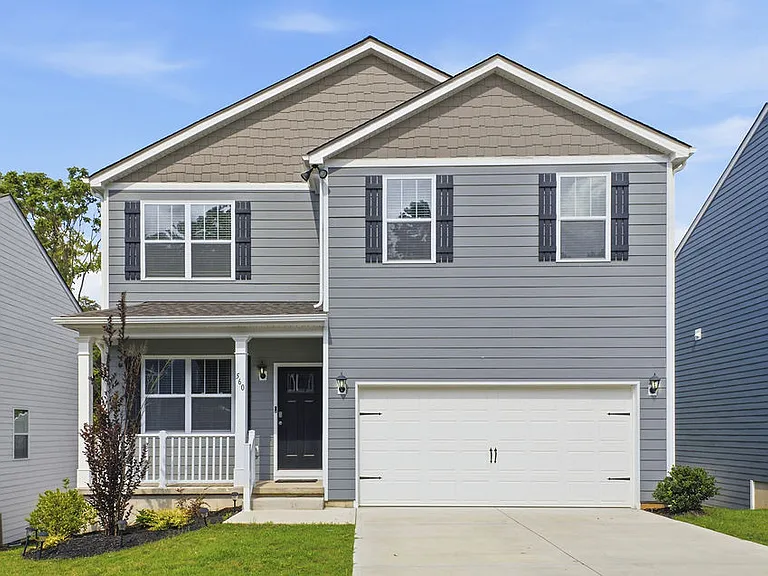 560 Country Oak Dr — Photo 1