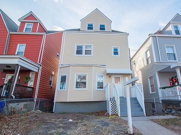 2nd image of 257 William St