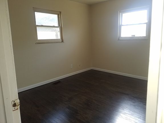 5th image of 117 W Pinewood Dr