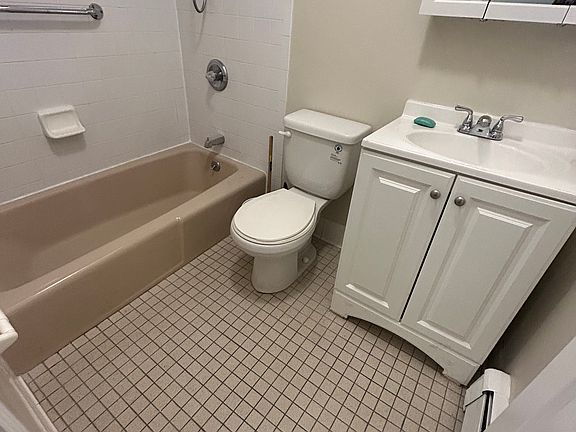 5th image of 2963 Ocean Pkwy Unit 1