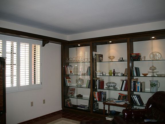 Den w/glass shelving
