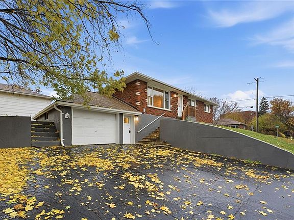 3rd image of 31 Oakwood Ave