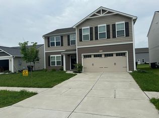 138 Campus Ln, Greenwood, IN 46143