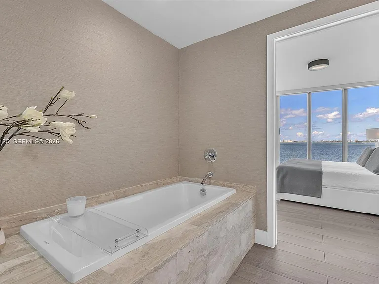 2900 NE 7th Ave #402 — Photo 23