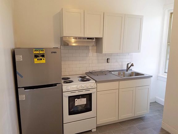 2nd image of 3331 N Park Ave #1