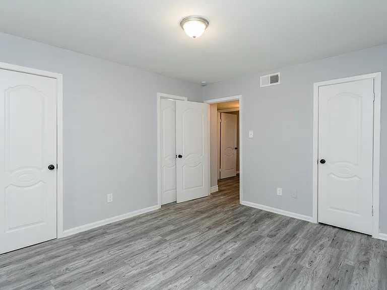 Allendale Village Apartments — Photo 27
