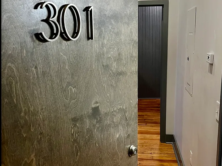105 Campbell Ave SW #301 — Photo 12
