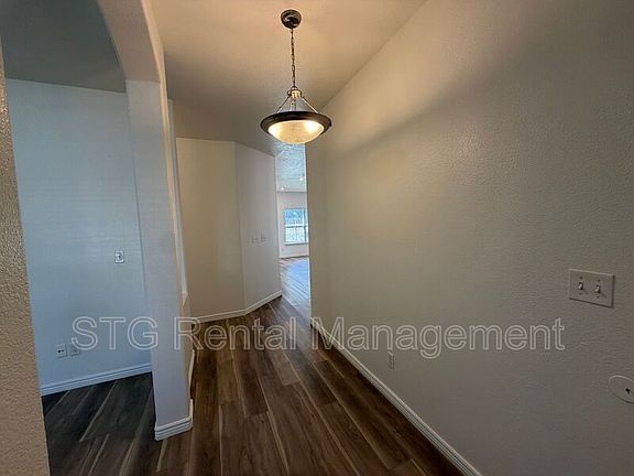 3rd image of 519 W Harvest Ln