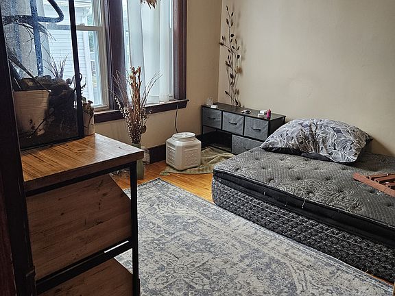 3rd image of 216 Ingleside Ave #3