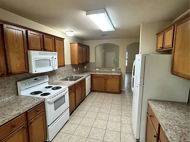 3528 Paloma Ridge Dr — Photo 2