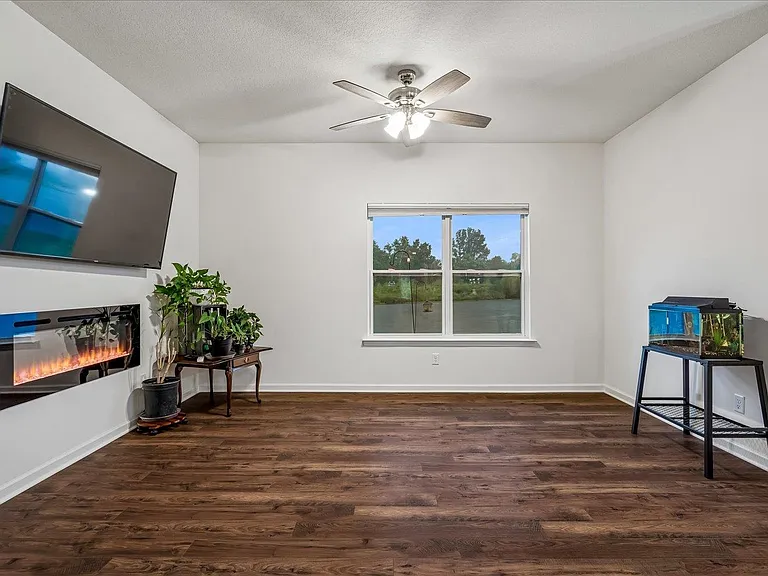 4786 Barrett Oaks Dr — Photo 16