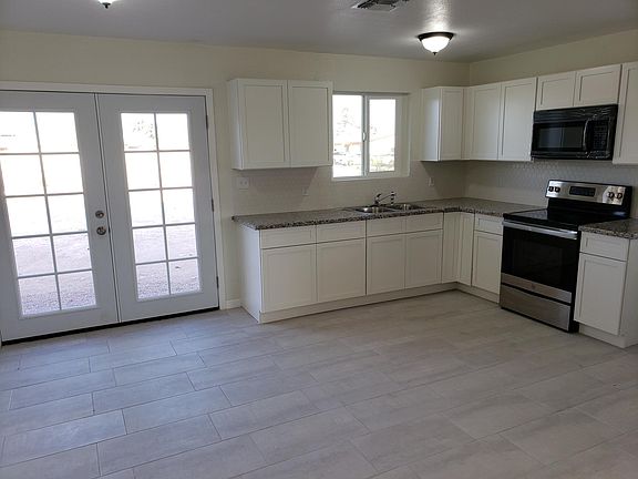 4th image of 10881 N Arapaho Dr
