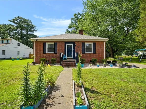 2204 Battery Park Rd, Chesapeake, VA 23323