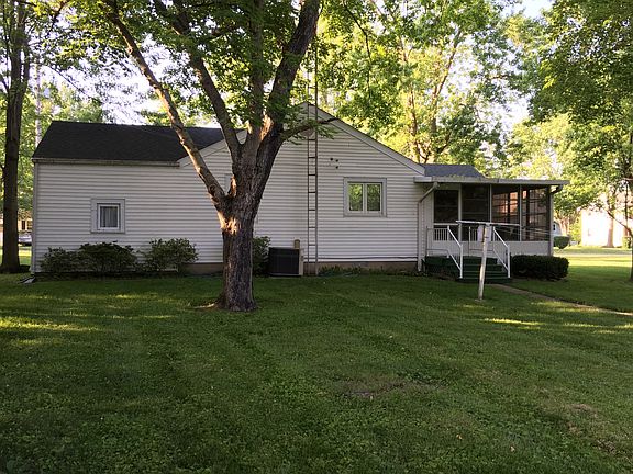 3rd image of 816 Vine St