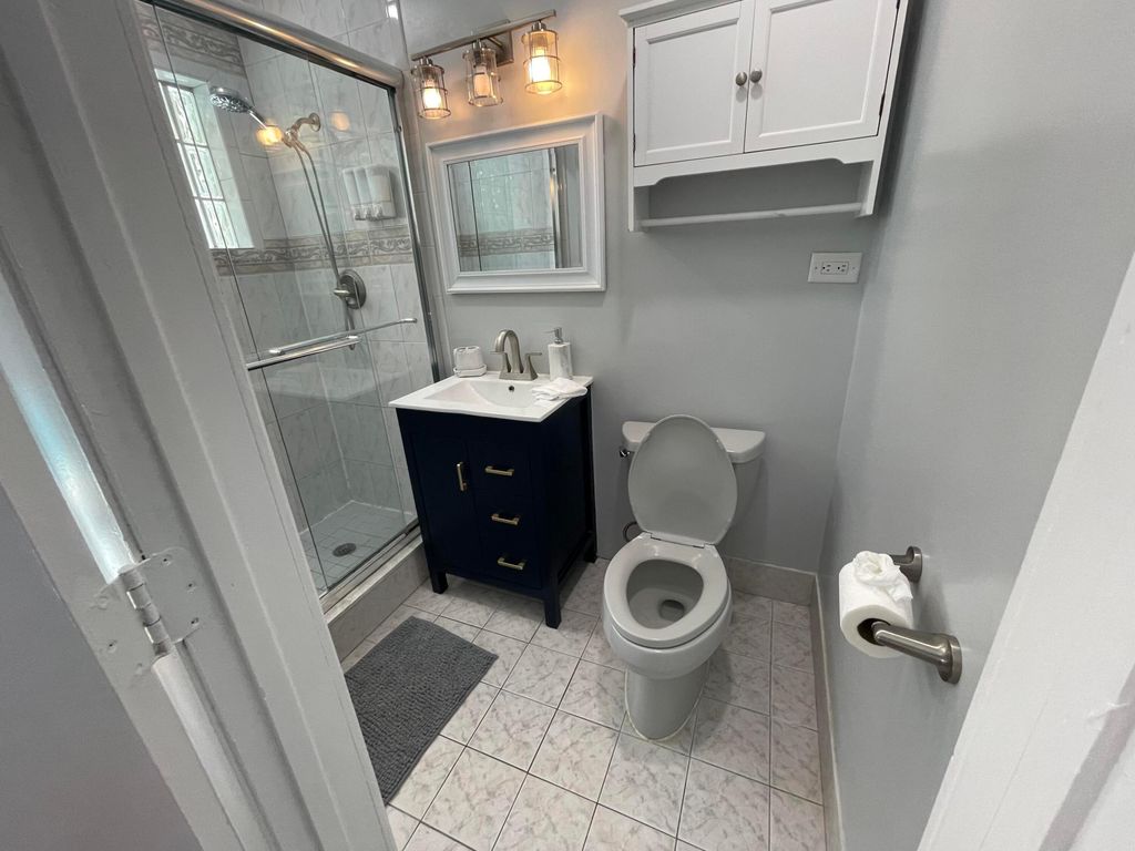 2620 NE 19TH Street, photo 6
