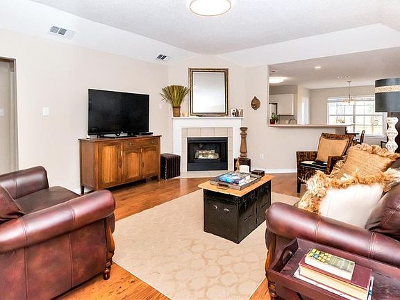 5th image of 606 Westchase Ct S