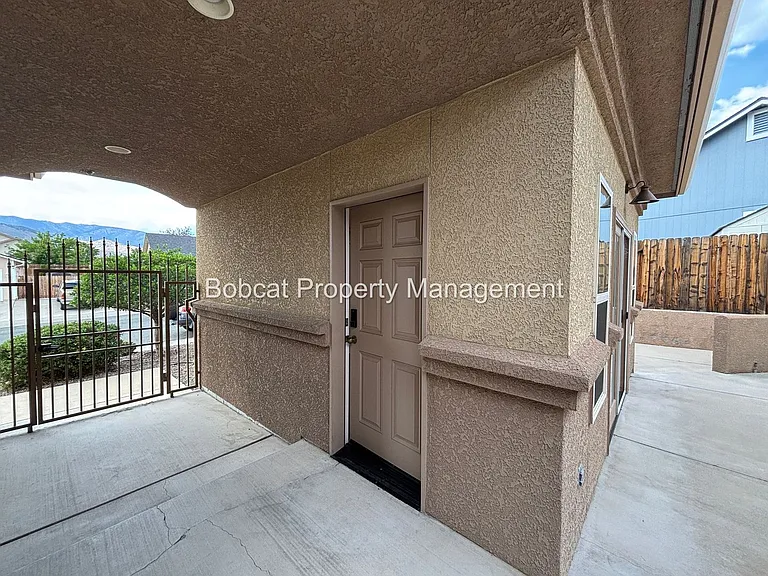 963 Ranchview Cir — Photo 4