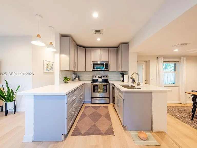 1305 NW 5th Ave — Photo 15