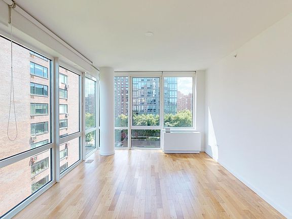 3rd image of 805 Columbus Ave APT 7A