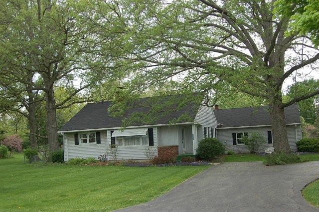 1st image of 17859 Woodview Dr