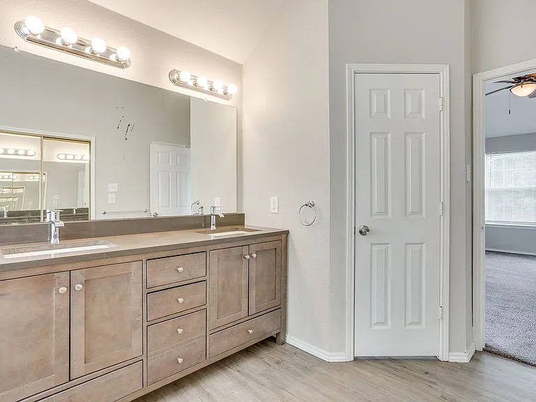 2701 Clovermeadow Dr — Photo 33