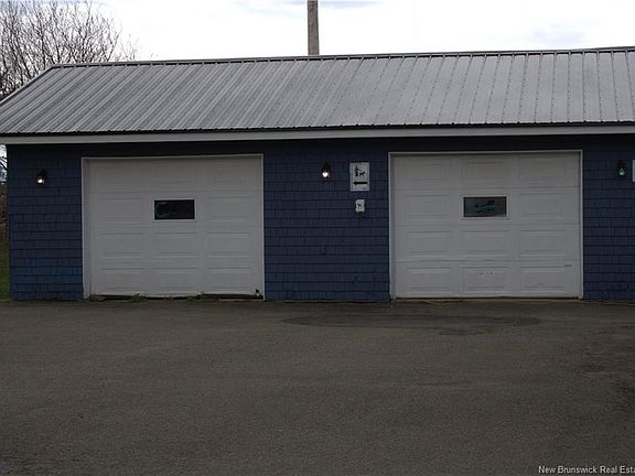 3rd image of 402 Highlandview Rd