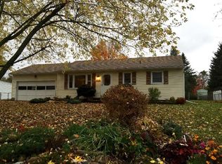 11155 Flint Rock Dr, Grand Ledge, MI