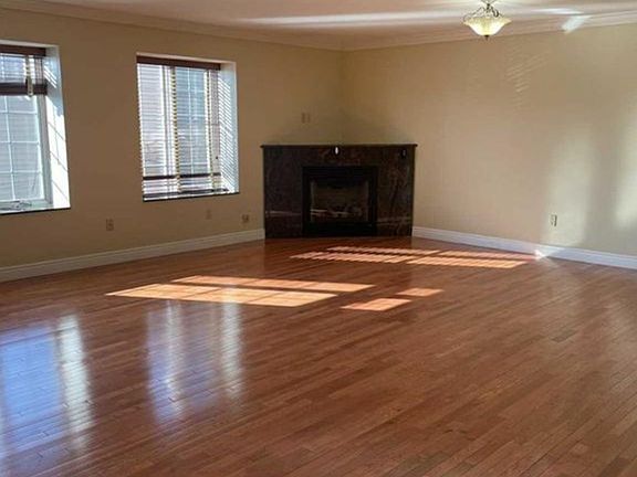 5th image of 510 Franklin Ave #7