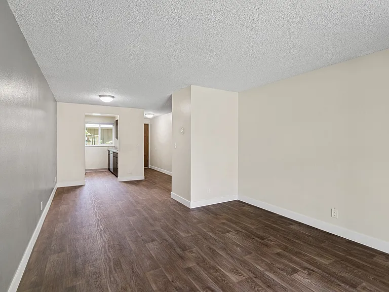 The Clairmont — Photo 17