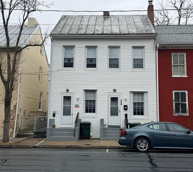 2nd image of 226 S Potomac St