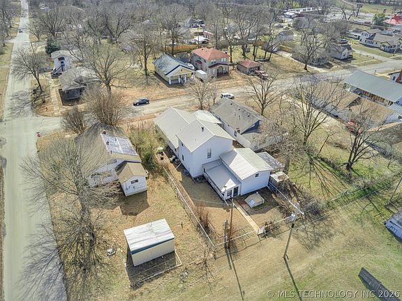 5th image of 1123 E 9th St