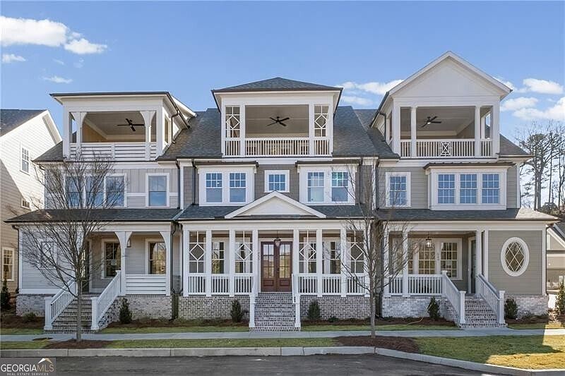 1st image of 525 Groover St