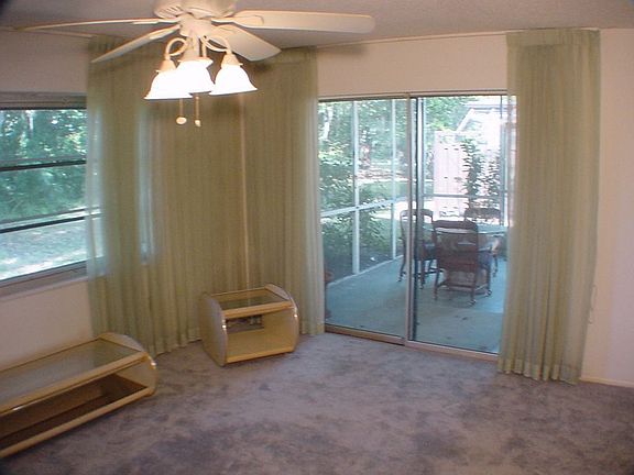 Family Room to Lanai